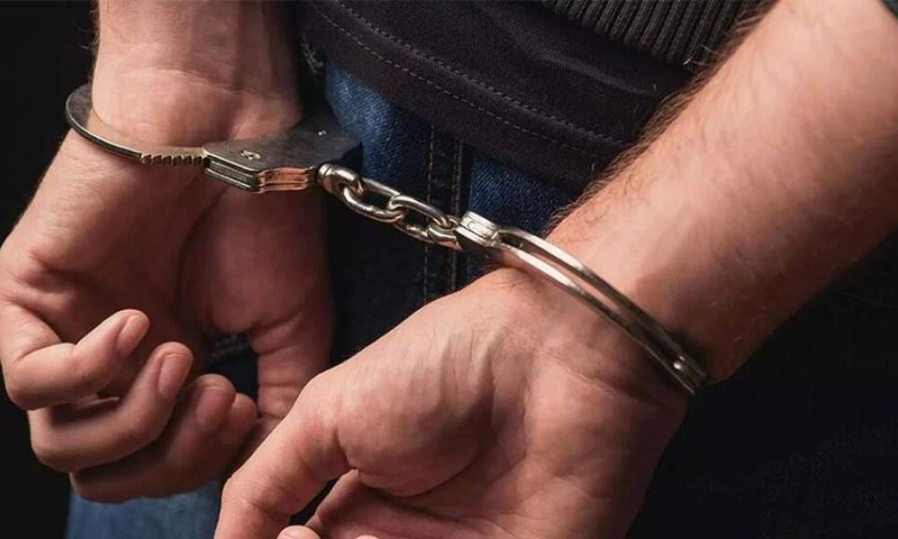 Χοντρός καβγάς Θεοδωρικάκου-Εισαγγελέων για το ποιος αφήνει ελεύθερους συλληφθέντες